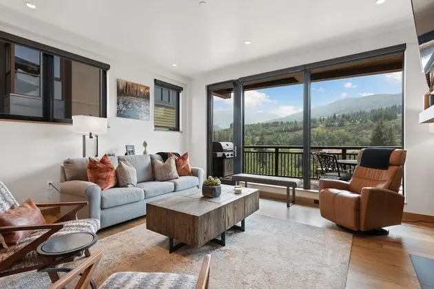 Apart Daire, Birden Çok Yatak, Dağ Manzaralı (Three-Bedroom Apartment)