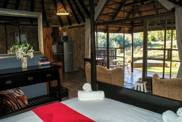 Golden Cabin (3)