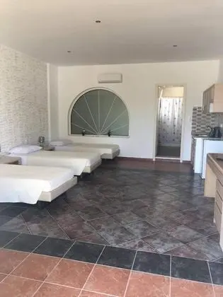 Üç Kişilik Oda
