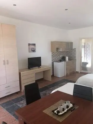 Üç Kişilik Oda