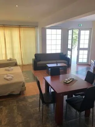 Üç Kişilik Oda