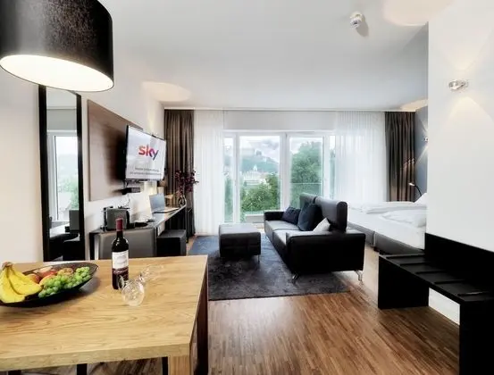 Business Stüdyo, 1 Büyük (Queen) Boy Yatak, Sigara İçilmez