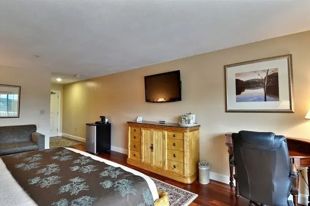 Oda, 1 En Büyük (King) Boy Yatak ve Çekyat, Sigara İçilmez, Balkon