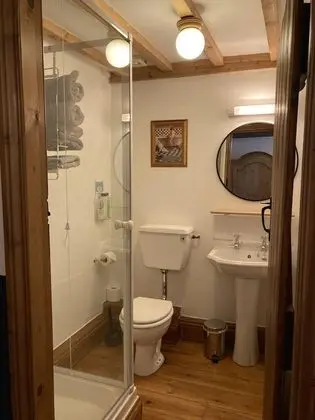 İki Ayrı Yataklı Oda, Banyolu/Duşlu