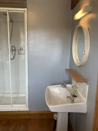 Tek Büyük Yataklı Oda, Banyolu/Duşlu
