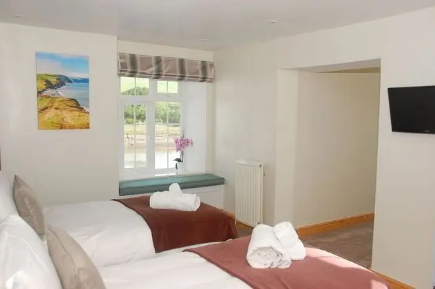 Tek Büyük veya İki Ayrı Yataklı Oda (Riverside Room)