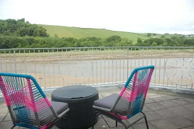 Tek Büyük Yataklı Oda (Balcony Room)