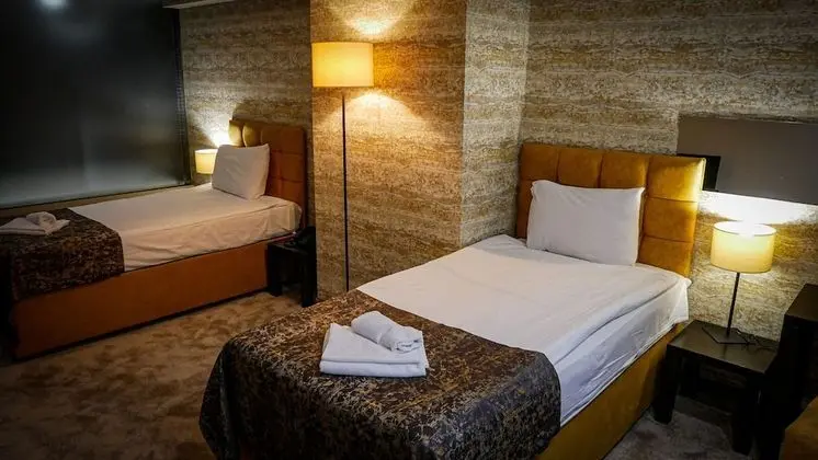 Standard Tek Büyük Yataklı Oda