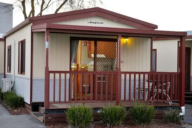 Deluxe Spa Cabin - Full Linen