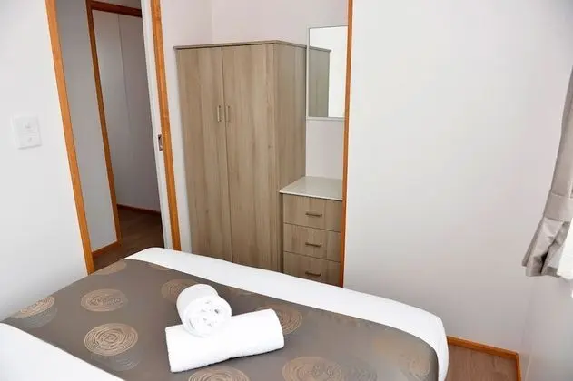 Deluxe Villa (Town Cabin - Full Linen)