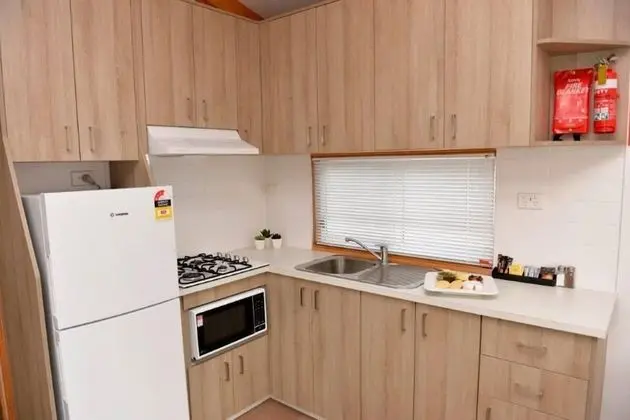 Deluxe Villa (Town Cabin - Full Linen)