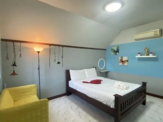 Chomdow Room