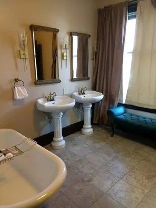 Classic Oda, 1 En Büyük (King) Boy Yatak (Adults Only )