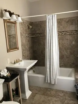 Classic Oda, 1 En Büyük (King) Boy Yatak (Adults Only )