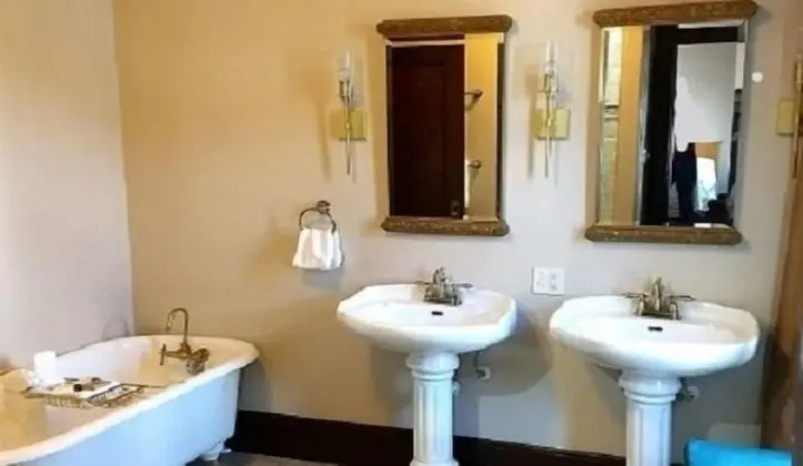 Traditional Büyük Yataklı Tek Kişilik Oda, 2 Büyük (Queen) Boy Yatak