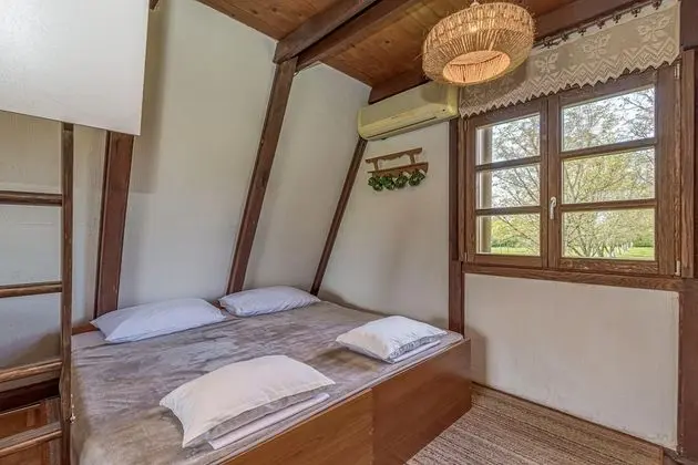 Family Ev, Birden Çok Yatak, Bahçeli (Riverside House Bojko With Jacuzzi)