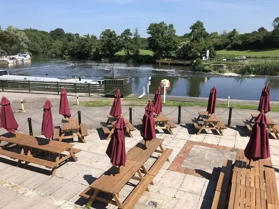 Tek Kişilik Oda, Ortak Banyo