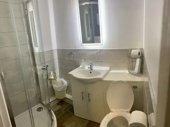 Tek Kişilik Oda, Ortak Banyo
