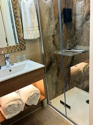 Classic Tek Büyük Yataklı Oda, Banyolu/Duşlu