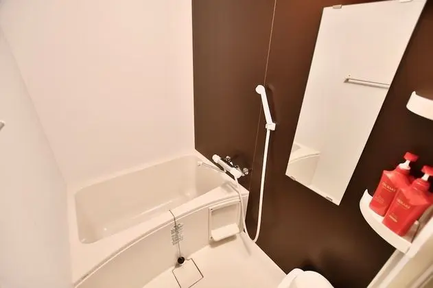 Basic Üç Kişilik Oda, Sigara İçilmez