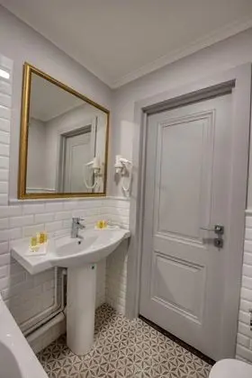 Comfort Tek Büyük Yataklı Oda (1)