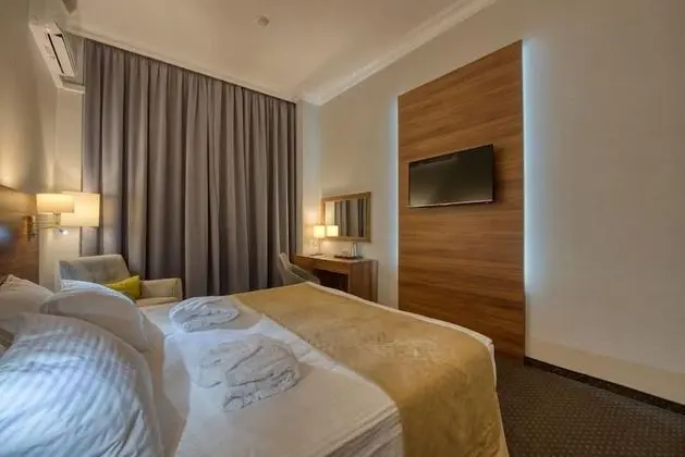 Comfort Tek Büyük Yataklı Oda (2)