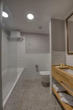 Comfort Tek Büyük Yataklı Oda