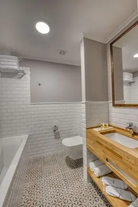 Comfort Tek Büyük Yataklı Oda