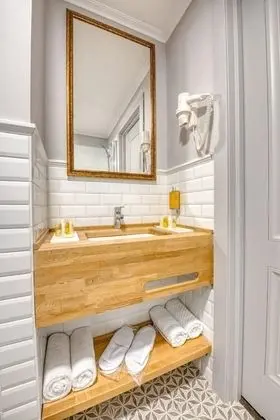 Comfort Tek Büyük Yataklı Oda