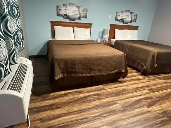 Basic Tek Büyük Yataklı Oda, 2 Büyük (Queen) Boy Yatak