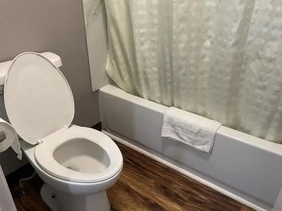 Basic Tek Büyük Yataklı Oda, 2 Büyük (Queen) Boy Yatak