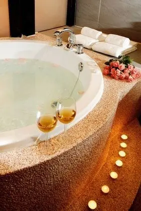 Honeymoon Oda (Check-in after 6PM)