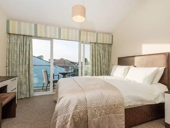 Süit, Özel Banyo (Kingfisher - Sleeps 6)