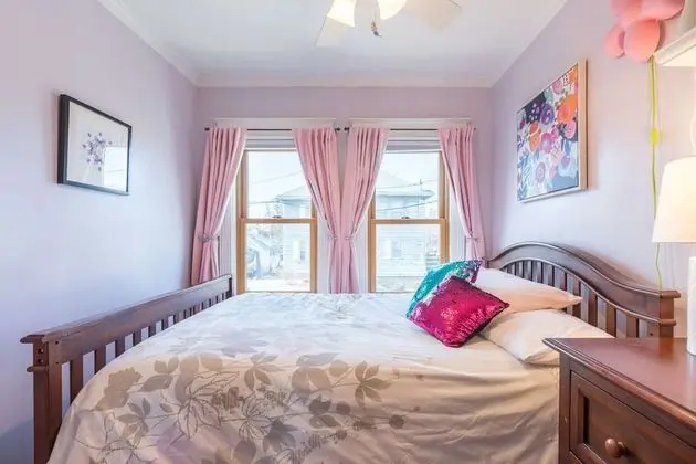 Ev (Riverside Retreat)