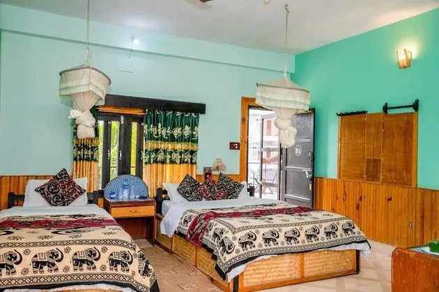 Deluxe Tek Büyük veya İki Ayrı Yataklı Oda, Birden Çok Yatak, Nehir Manzaralı, Havuz Kenarı