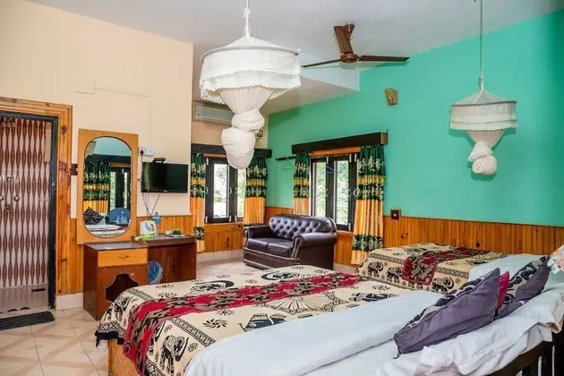 Deluxe Tek Büyük veya İki Ayrı Yataklı Oda, Birden Çok Yatak, Nehir Manzaralı, Havuz Kenarı