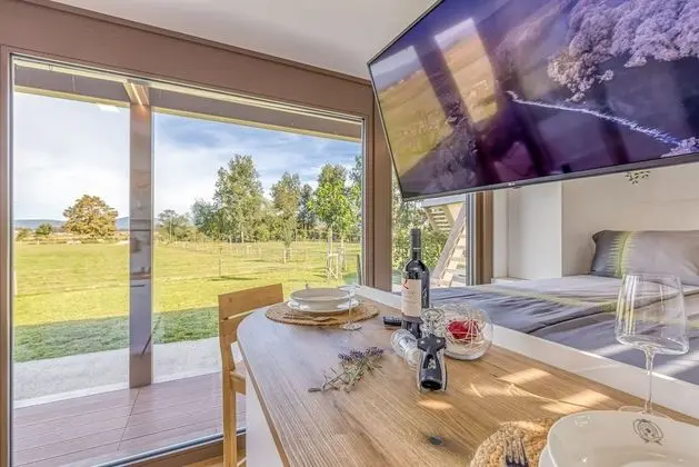 Family Stüdyo, 1 Çift Kişilik Yatak, Dağ Manzaralı, Bahçeli (Riverside Suite Mare private beach)