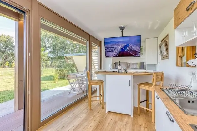 Family Stüdyo, 1 Çift Kişilik Yatak, Dağ Manzaralı, Bahçeli (Riverside Suite Mare private beach)