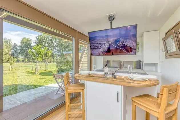 Family Stüdyo, 1 Çift Kişilik Yatak, Dağ Manzaralı, Bahçeli (Riverside Suite Mare private beach)