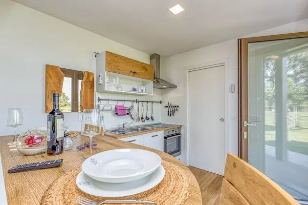 Family Stüdyo, 1 Çift Kişilik Yatak, Dağ Manzaralı, Bahçeli (Riverside Suite Mare private beach)