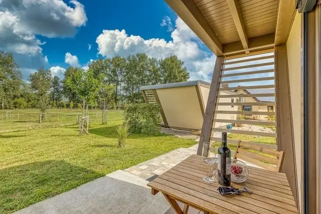 Family Stüdyo, 1 Çift Kişilik Yatak, Dağ Manzaralı, Bahçeli (Riverside Suite Mare private beach)