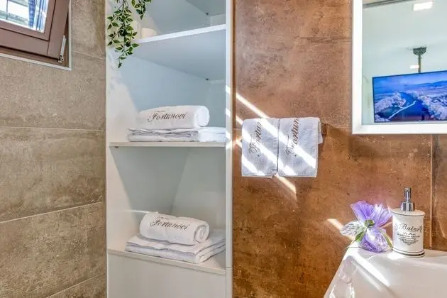 Family Stüdyo, 1 Çift Kişilik Yatak, Dağ Manzaralı, Bahçeli (Riverside Suite Mare private beach)