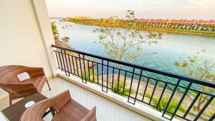 Deluxe Tek Büyük Yataklı Oda, 1 En Büyük (King) Boy Yatak, Balkon, Nehir Manzaralı