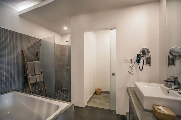 Luxury Tek Büyük Yataklı Oda