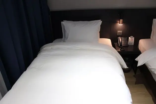 Business Üç Kişilik Oda