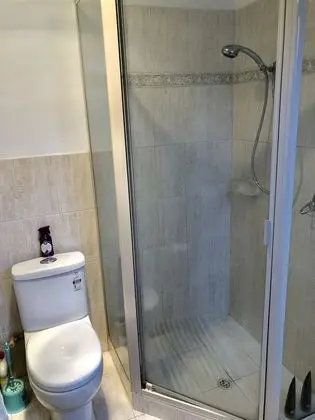 Ev, 1 Büyük (Queen) Boy Yatak (Room A)