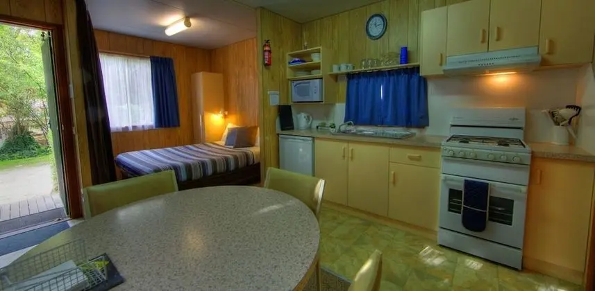 Kulübe (1 Double, 1 Tri-Bunk)