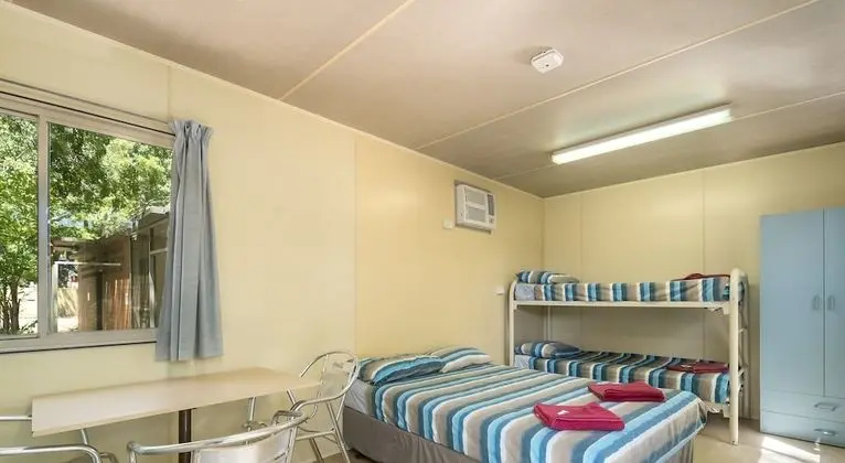 Standard Kulübe, Ortak Banyo