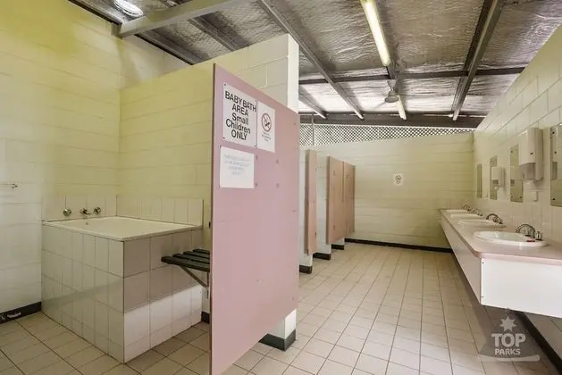 Standard Kulübe, Ortak Banyo