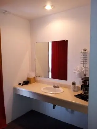 Tek Kişilik Oda, 2 Çift Kişilik Yatak